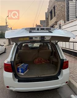 تۆیۆتا هایلاندەر